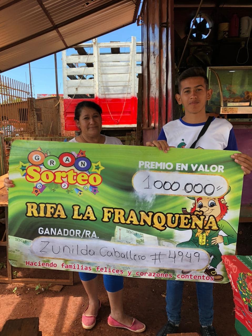Zunilda caballero Gandora del premio de 1 millón con el número 4949 km 19 Minga guazú